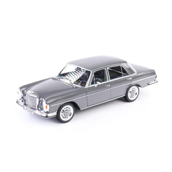 Mercedes-Benz 1:18 Model car 280 SE W 108 (1968-1972) B66040718 Review