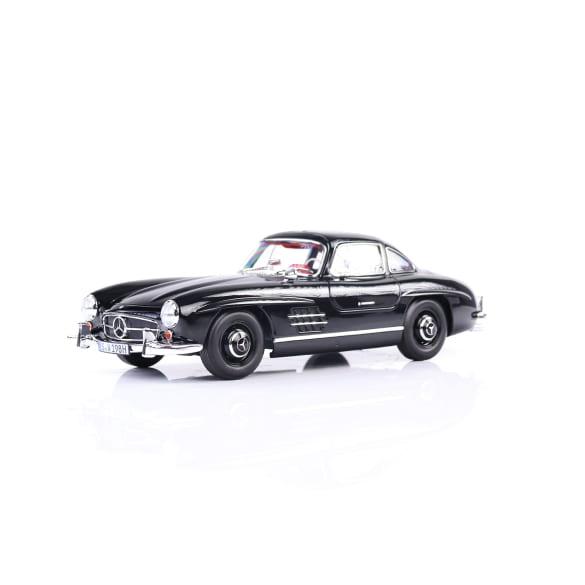 Mercedes-Benz 1:18 model car 300 SL Coupe W198 black B66040722 Review