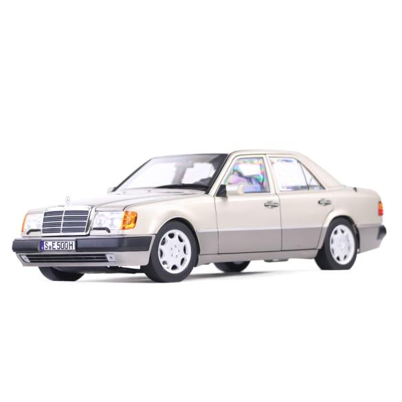 Mercedes-Benz 1:18 model car 500 E W 124 smoke silver B66040724 Review