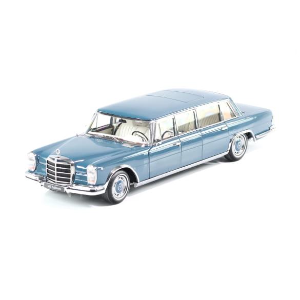 Mercedes-Benz 1:18 model car 600 Pullmann W100 (1963 - 1991) blue B66040707 Review