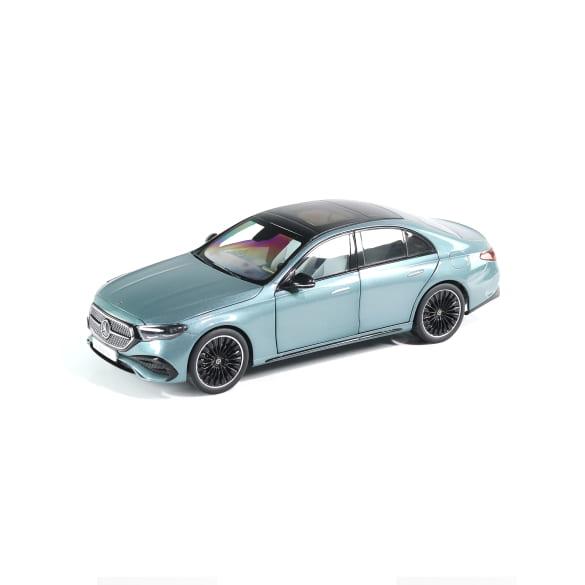Mercedes-Benz 1:18 model car E-Class W214 sedan AMG line verde silver B66961118 Review