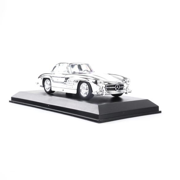 Mercedes-Benz 1:38 model car 300 SL silver chrome B66058413 Review