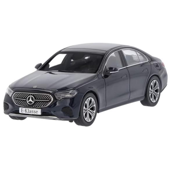 Mercedes-Benz 1:43 scale model car E-Class W214 sedan nautical blue B66961117 Review