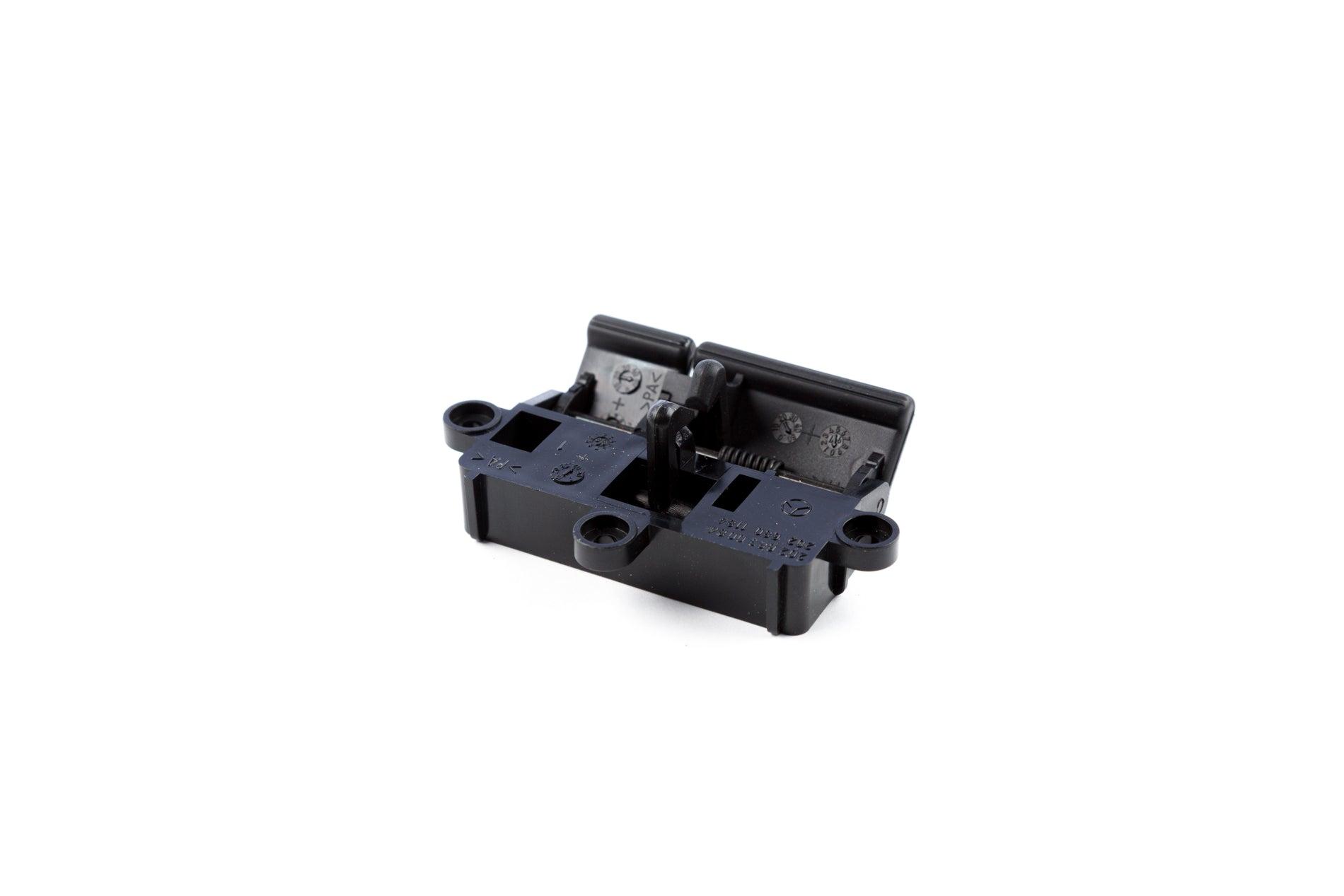 Mercedes-Benz Closure Plastic Version A2026801184 9051B Review