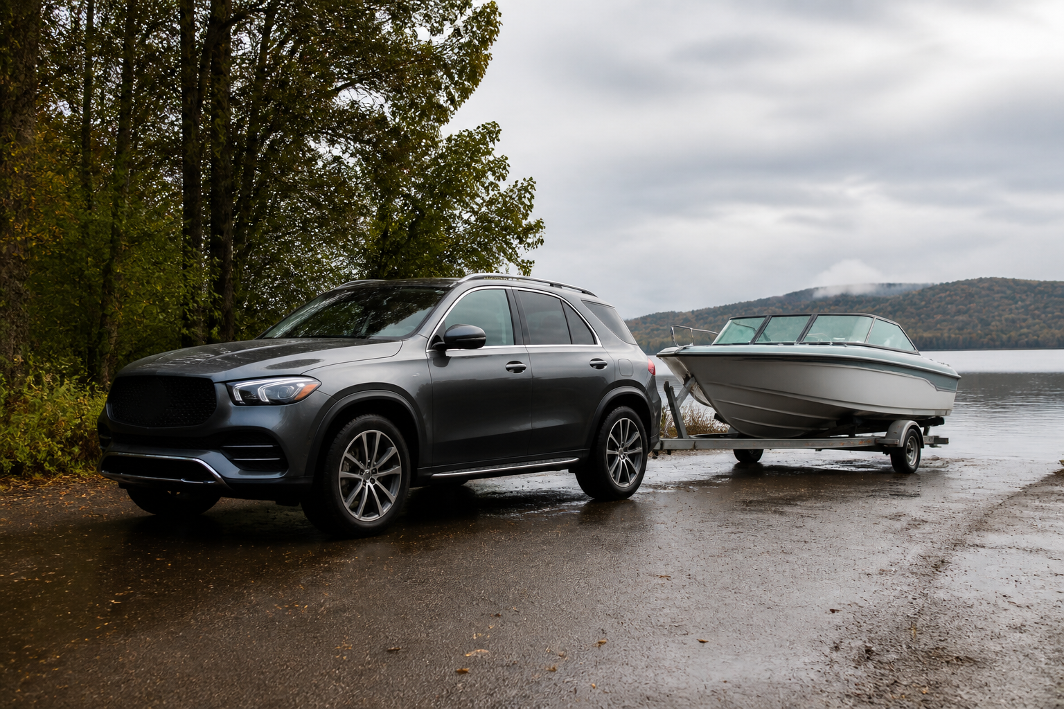 Towing with the GLE: confirm hitch setup and payload before you tow